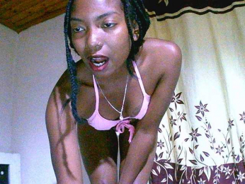 laetitianah webcam bongacams model stream image
