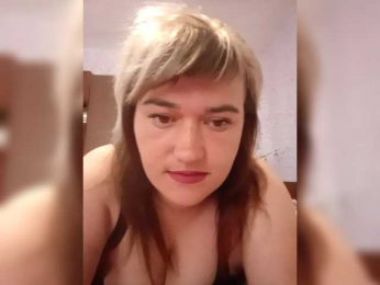 HollyLaBerry webcam model stream image