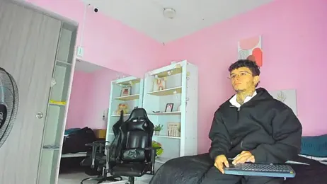 Ian_Castillo_ webcam stripchat model stream image