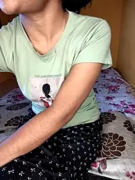 Telugu-Rowdy-pilla webcam model stream image