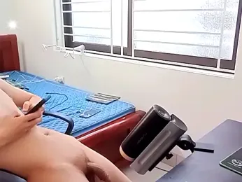 Embethichshowcu webcam model stream image
