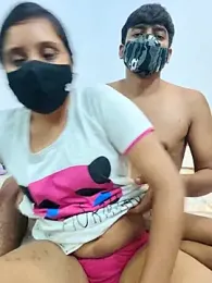 Your___Riya webcam model stream image