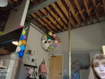 iris_world webcam model stream image
