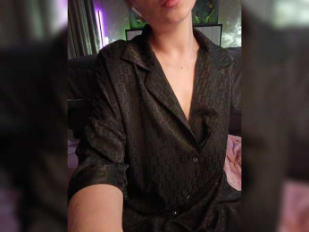 -Lili webcam model stream image