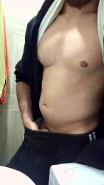 lLovePussy01 webcam model stream image