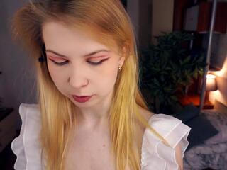 Becky Covert webcam model stream image