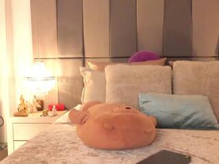 Mia Klein webcam model stream image