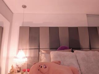 Mia Klein webcam model stream image