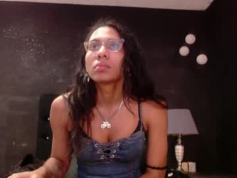 emilygomezz webcam model stream image