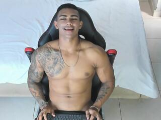 Bllack Daniels webcam model stream image