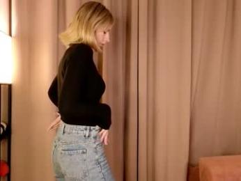 gwenkevwitch webcam model stream image