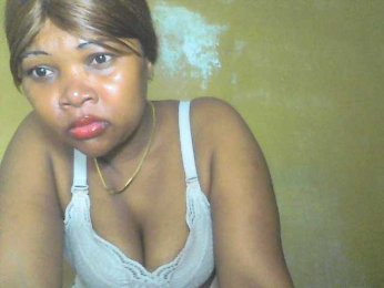Kushia webcam model stream image
