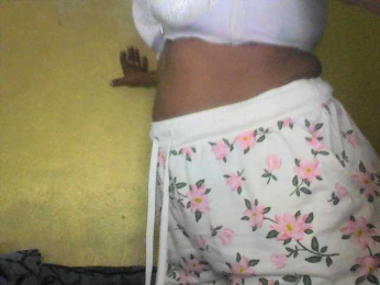 Kushia webcam model stream image