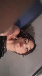 vaneza2320 webcam model stream image