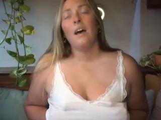 Zoey Bell webcam model stream image