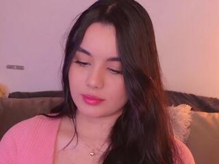 Adele Portman webcam model stream image