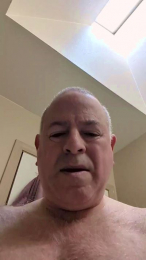 UrUse webcam model stream image