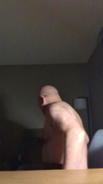UrUse webcam model stream image