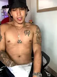 Mattew_Dluca_ webcam stripchat model stream image