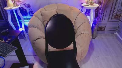 LuccyMilky webcam model stream image