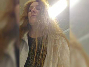 MCmcMC4 webcam model stream image