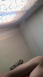 klintt webcam model stream image