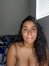 cinnaminnie webcam model stream image