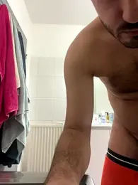 Rebeu-frozen- webcam model stream image