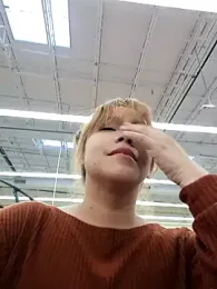 MerlyG webcam model stream image