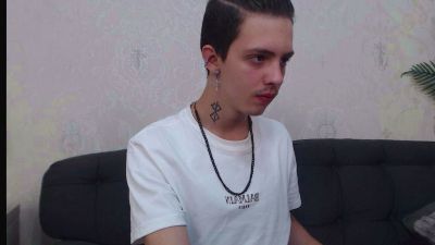 DylanVibe webcam model stream image
