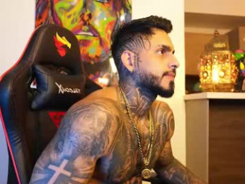 logan_hugh8 webcam model stream image
