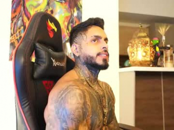 logan_hugh8 webcam model stream image
