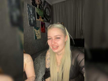 DoollSin webcam model stream image