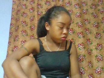 Elysa7 webcam model stream image