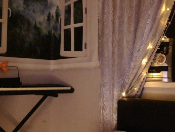 Elly_Silence webcam model stream image