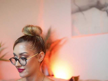 AileenKiss webcam model stream image