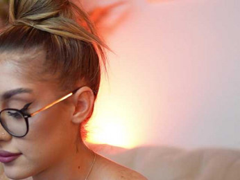 AileenKiss webcam model stream image