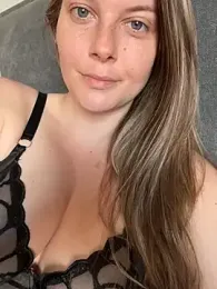 newMichelle webcam model stream image