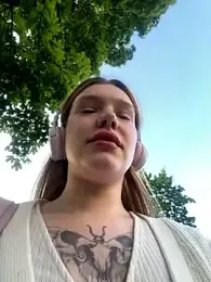 Honey___Hot webcam model stream image