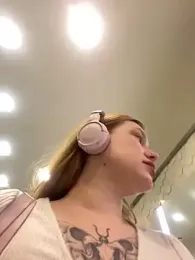 Honey___Hot webcam model stream image