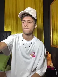chris_mattew webcam model stream image