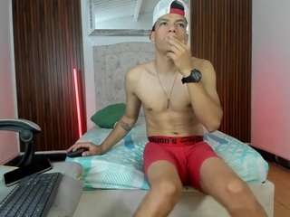 mike-guzman webcam model stream image