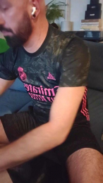 PtitBatard69 webcam cam4 model stream image