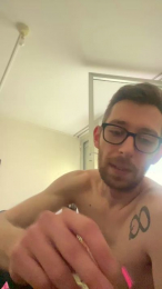 Neuch63fr webcam model stream image