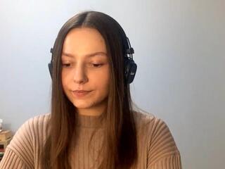 Emilie Helmuth webcam model stream image