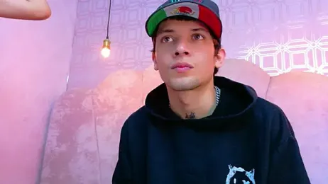 CharlotteandTaylorr webcam model stream image