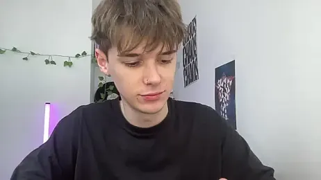 YourMilkyGuy webcam model stream image