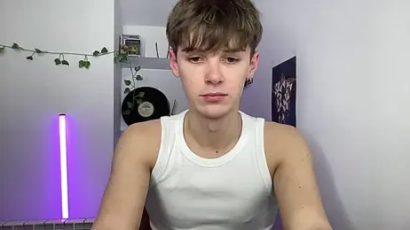 YourMilkyGuy webcam model stream image