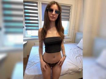 Lilbut webcam bongacams model stream image