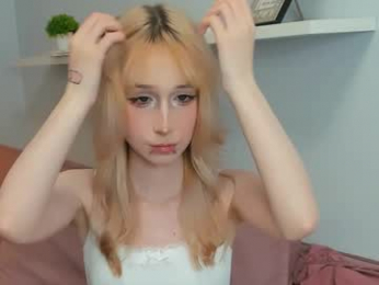 cutetomie webcam model stream image
